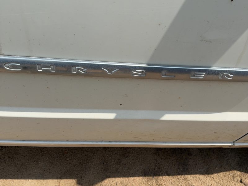 2010-2016 Chrysler Town & Country Front Door Moulding RH