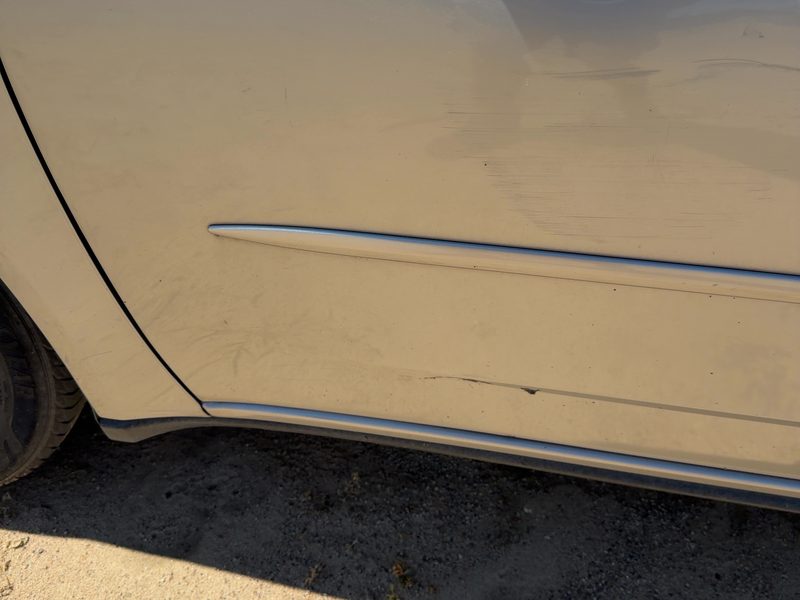 2005-2010 Pontiac G6 Front Door Moulding LH