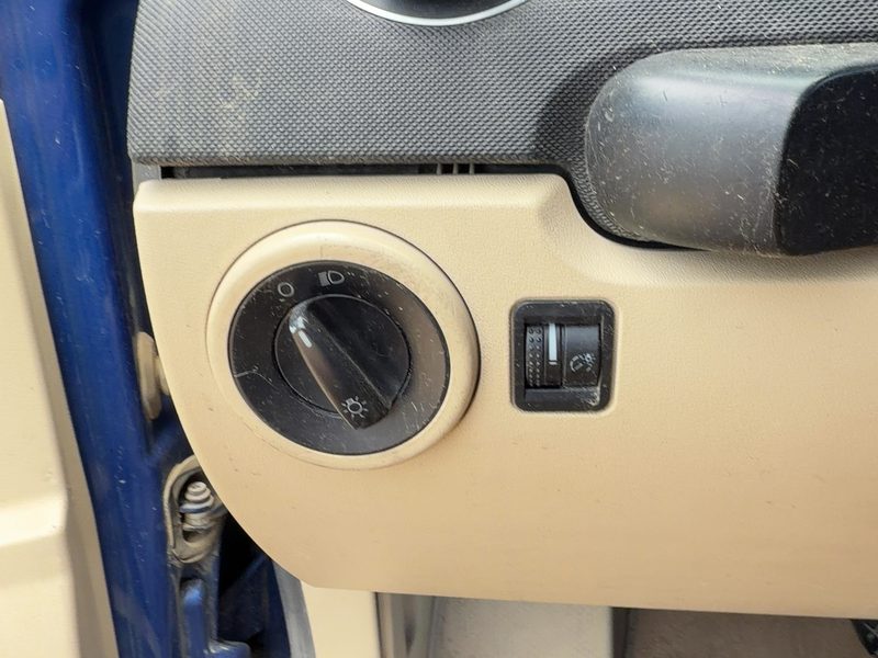 1998-2014 Volkswagen Beetle (type 1) Headlight Switch (Dash Mtd)
