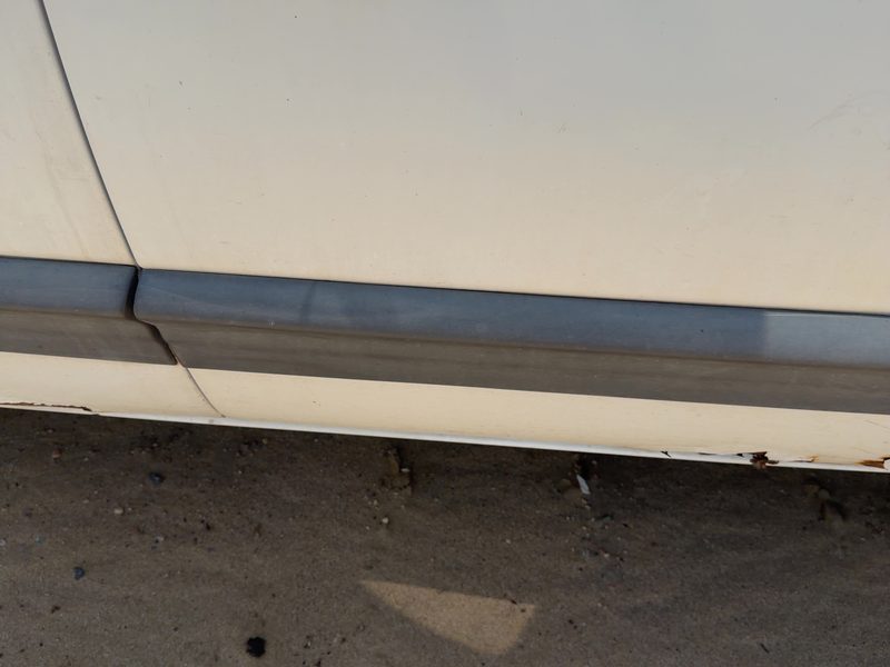 1996-1999 Chrysler Town & Country Front Door Moulding RH