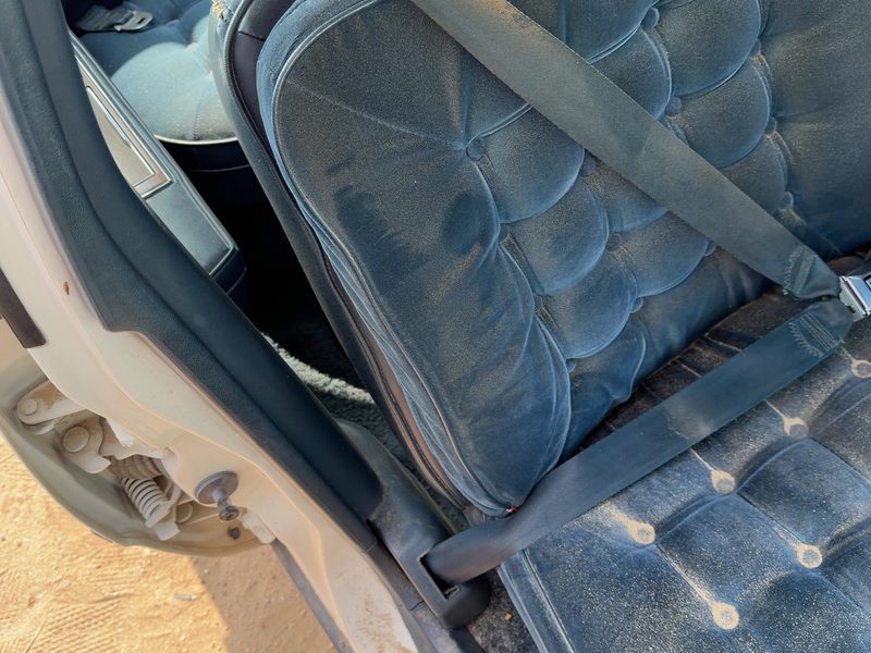1986 Oldsmobile Ninety-eight (80 & Up) Front Seat Belt RH