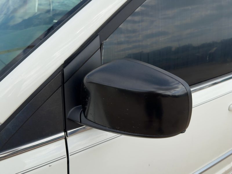 2008-2010 Chrysler Town & Country Door Mirror LH