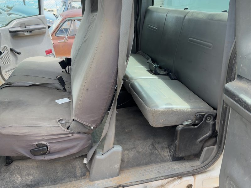 2005 Ford F350 Super Duty Pickup Front Seat Belt LH