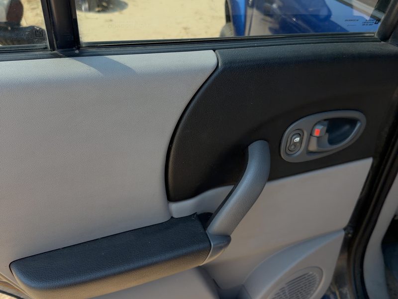 2004-2005 Saturn Vue Rear Door Trim Panel LH