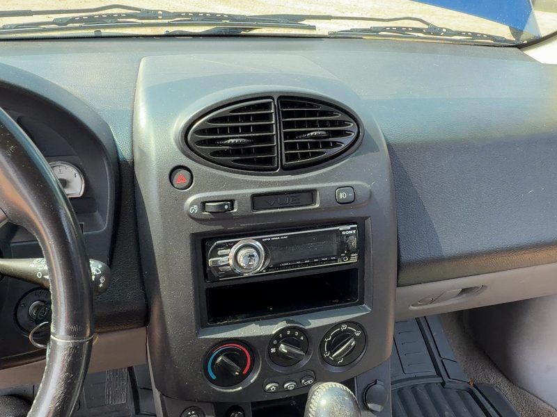 2004-2005 Saturn Vue Dash Panel