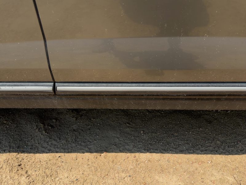 2003-2005 Infiniti FX Series Front Door Moulding RH