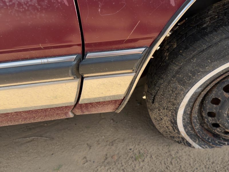 1986 Buick Park Avenue (80&up) Fender Moulding RH