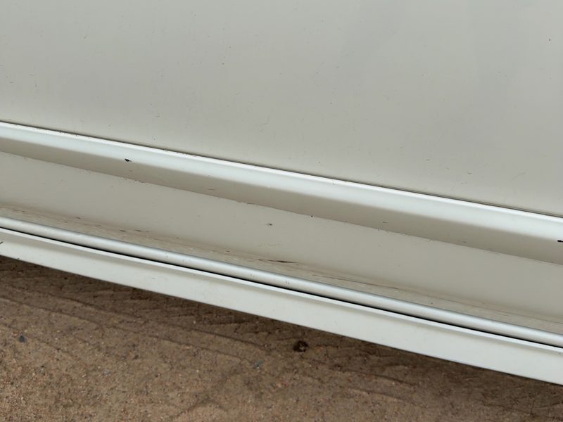 2000-2001 Infiniti I30 Front Door Moulding LH