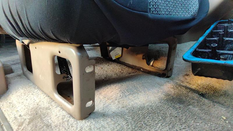 1994 Chevy/gmc Suburban 1500 Series Seat Track