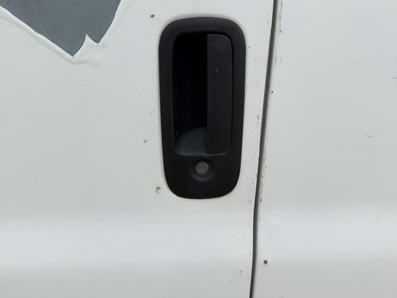 1996-2009 Chevrolet Van Express 2500 Series Outside Door Handle LH