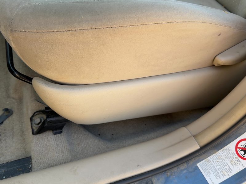 2005 Toyota Prius Seat Track LH