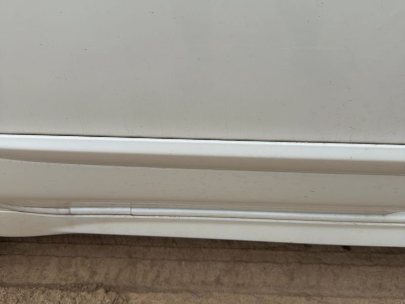 2000-2001 Infiniti I30 Rear Door Moulding RH
