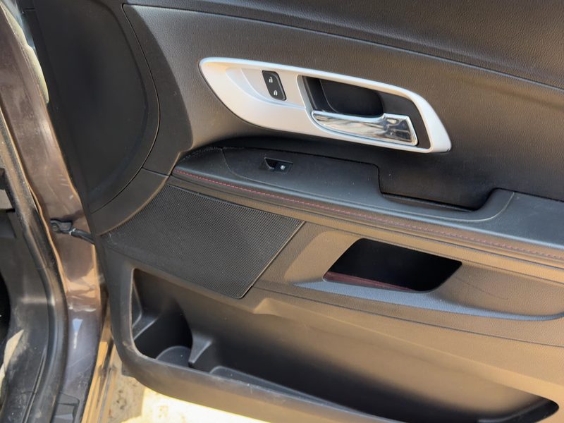 2012-2015 Chevrolet Equinox Front Door Trim Panel RH