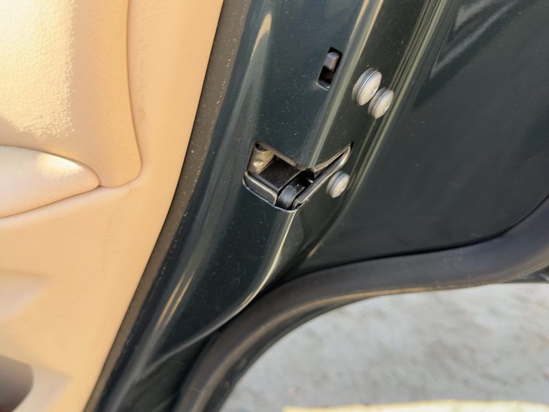 2000-2006 BMW X5 Rear Door Latch RH