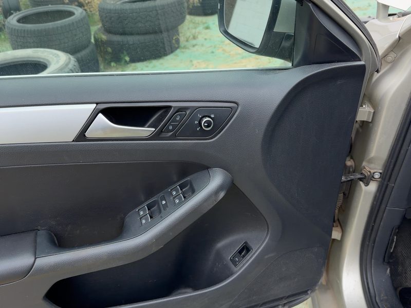 2013-2018 Jetta Except Gli Front Door Trim Panel LH