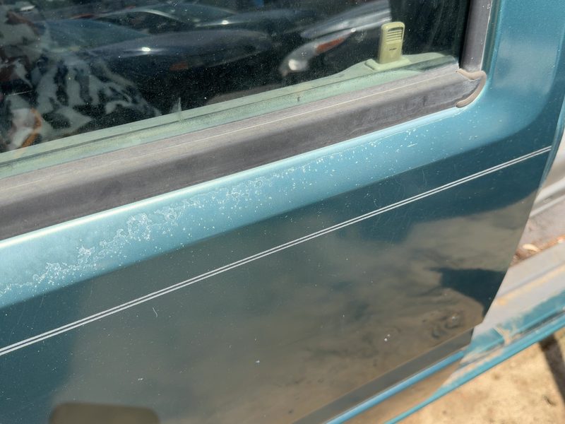 1995 Isuzu Rodeo Rear Door Moulding RH