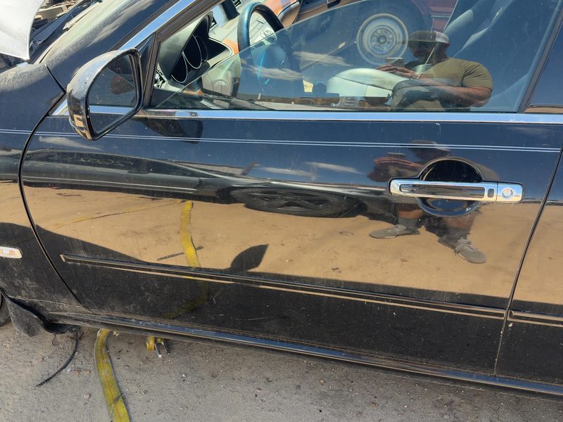 2006-2010 Infiniti M35 Front Door LH