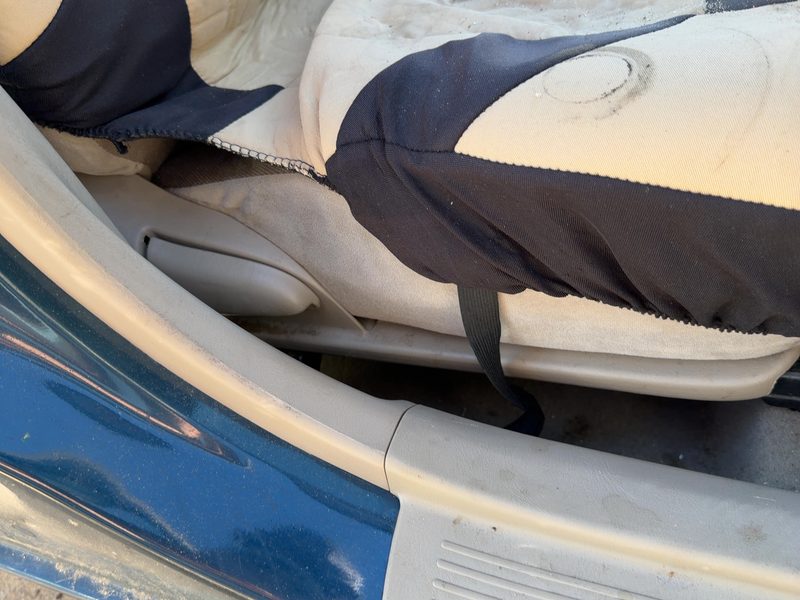 1999 Toyota Corolla (also See FX 87-88) Seat Track RH