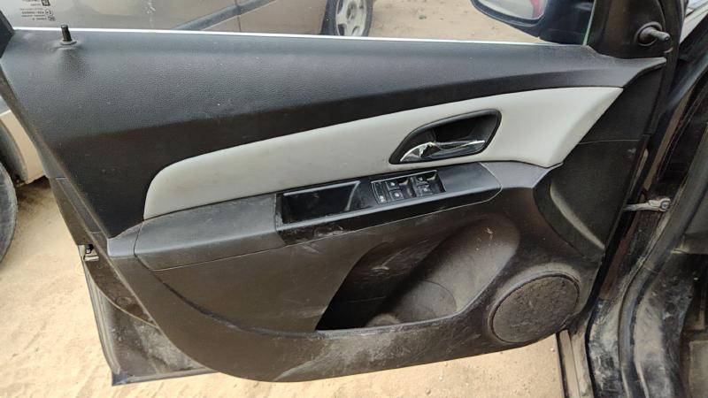 2011-2014 Chevrolet Cruze Front Door Trim Panel LH