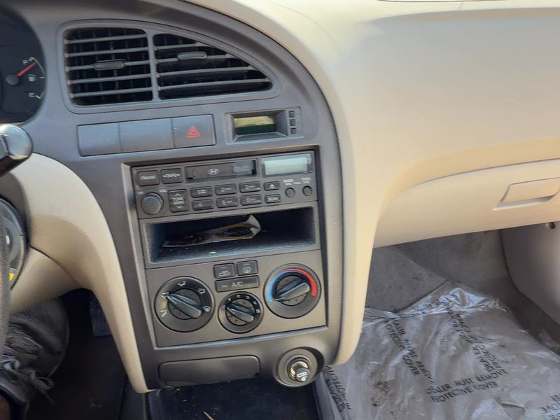 2001-2003 Hyundai Elantra Dash Panel