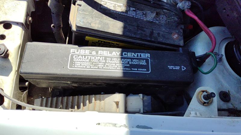 1998 Chrysler Town & Country Engine Fuse Box