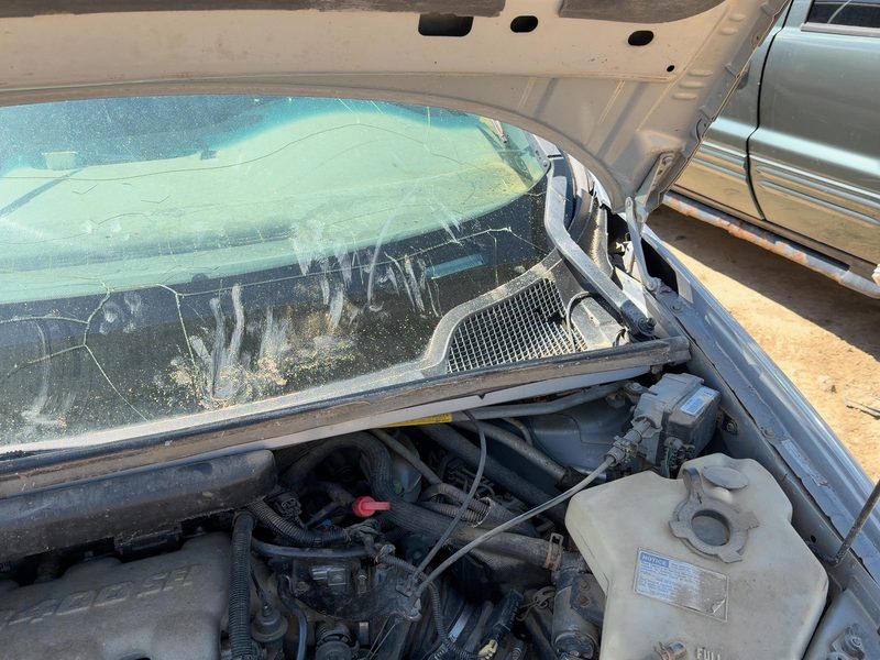2000 Chevrolet Venture Hood Hinge LH
