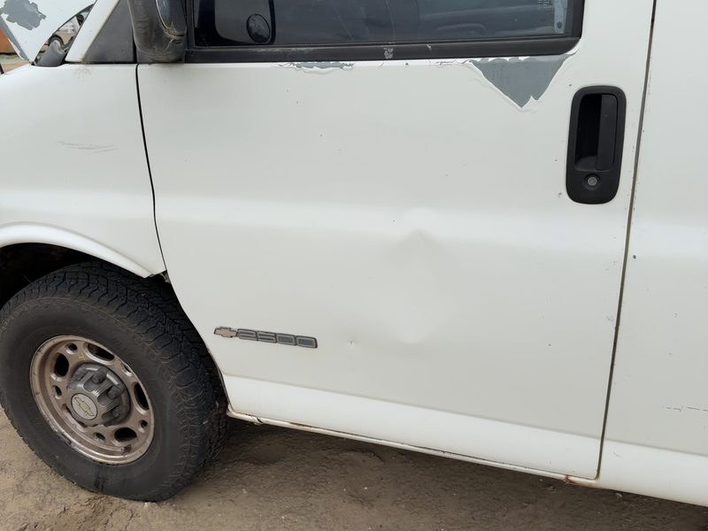 1996-2002 Chevrolet Van Express 2500 Series Front Door LH