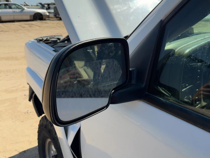 2003-2007 Chevrolet 2500 Silverado Pickup Door Mirror LH