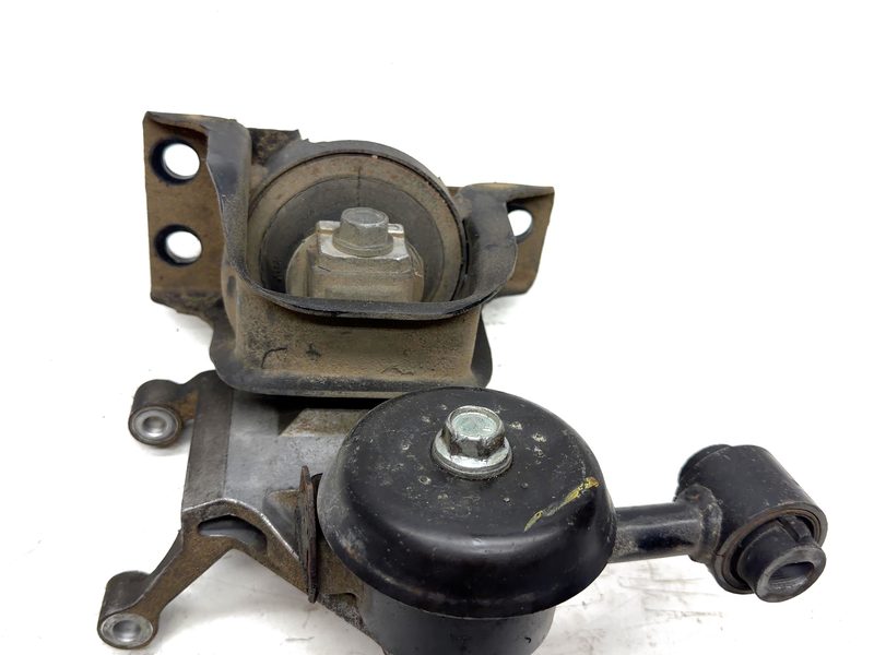 2010 Nissan Versa Engine Frame Mount