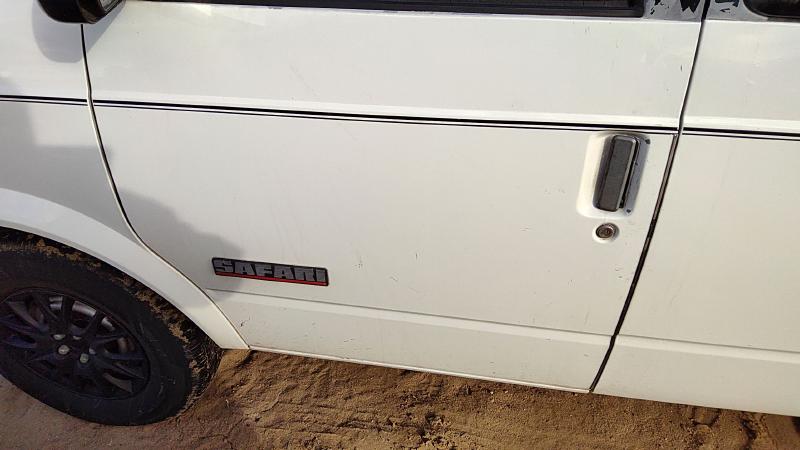 1985-2005 GMC Safari Front Door LH