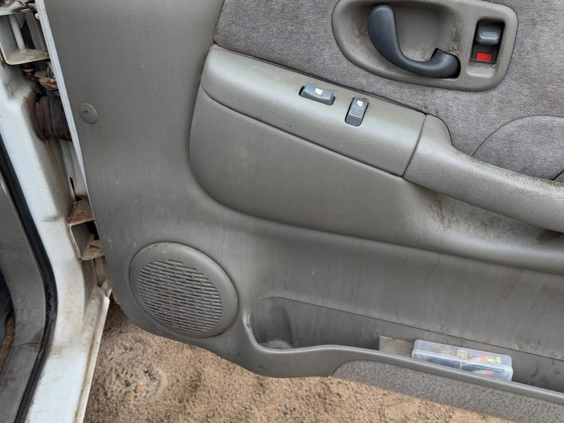 1998-2001 Blazer S10/jimmy S15 Front Door Trim Panel RH