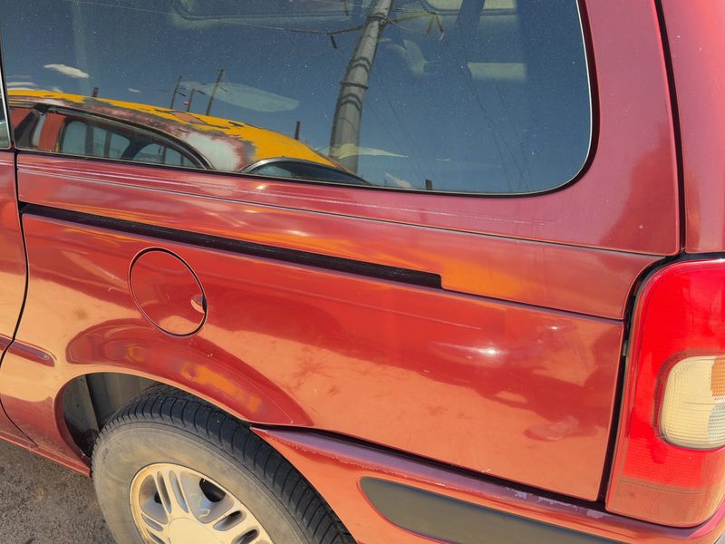 2003 Chevrolet Venture Quarter Panel Moulding LH