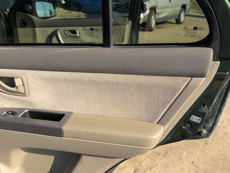 2005-2006 Kia Sorento Rear Door Trim Panel RH