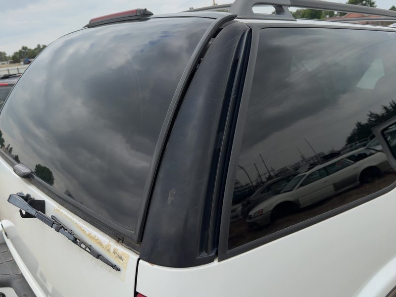 1998 Blazer S10/jimmy S15 Quarter Panel Moulding RH