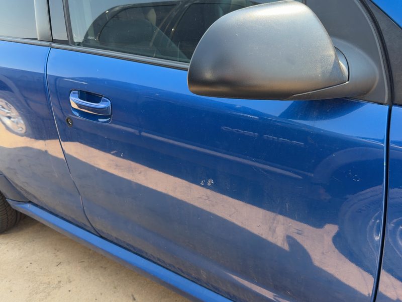 2002-2005 Saturn Vue Front Door RH