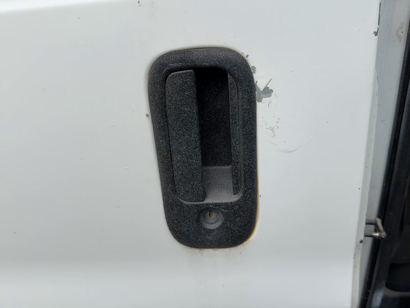1996-2009 Chevrolet Van Express 2500 Series Outside Door Handle RH