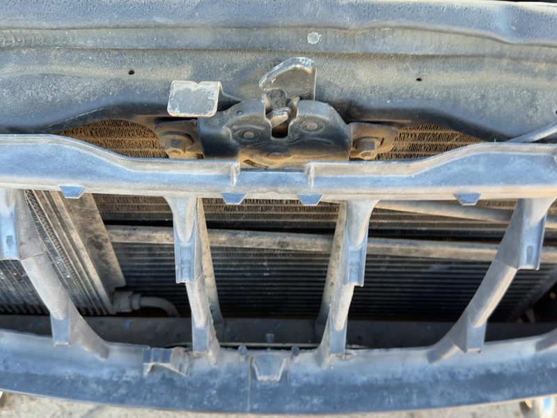 1999-2004 Jeep Grand Cherokee Radiator Support