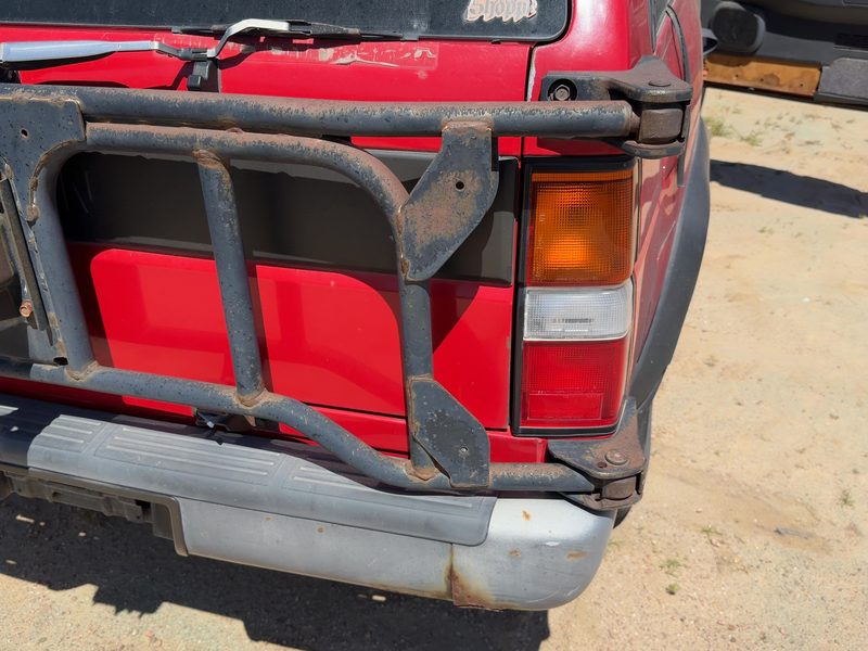 1994 Nissan Pathfinder Spare Tire Carrier