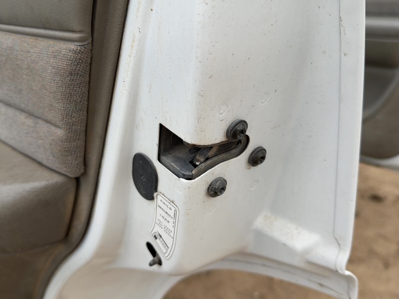 1995-2005 Blazer S10/jimmy S15 Rear Door Latch RH