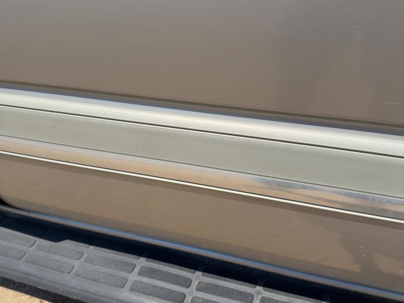 2005 Chevy/gmc Suburban 1500 Series Rear Door Moulding LH