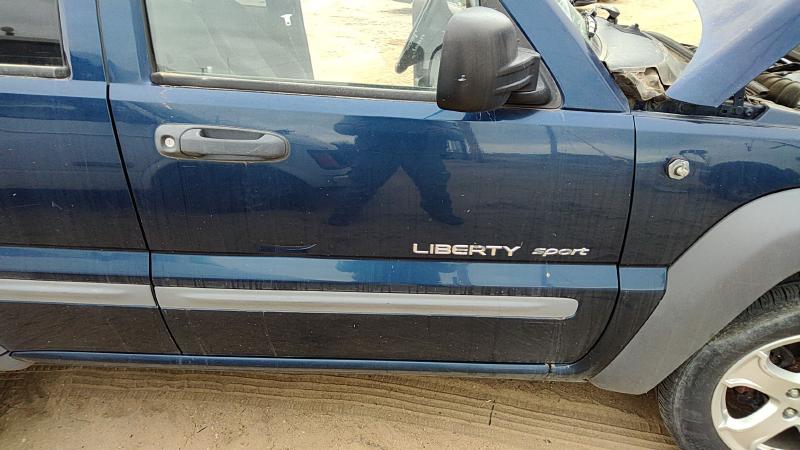 2002-2007 Jeep Liberty Front Door RH