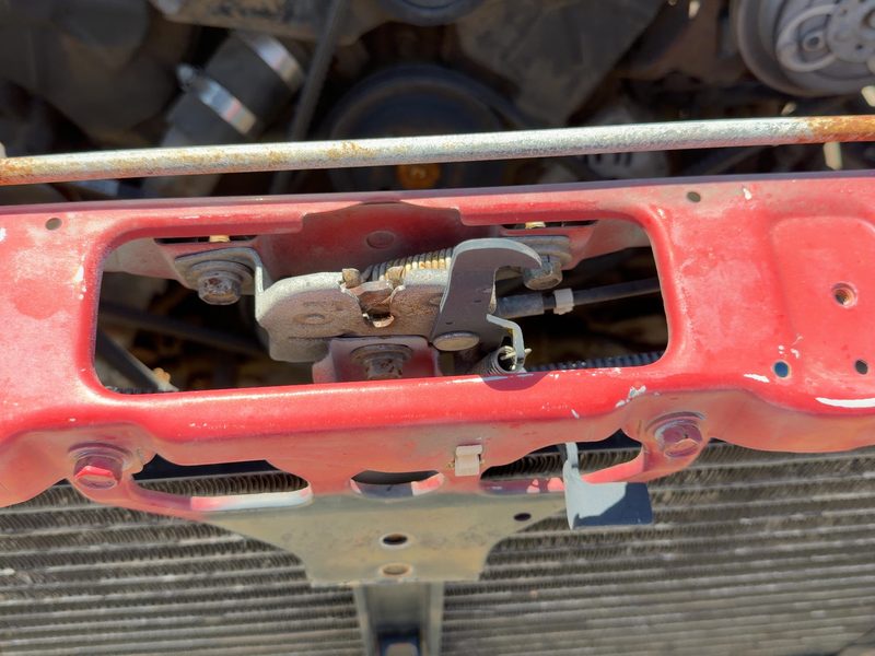 1993-1995 Nissan Pathfinder Radiator Support