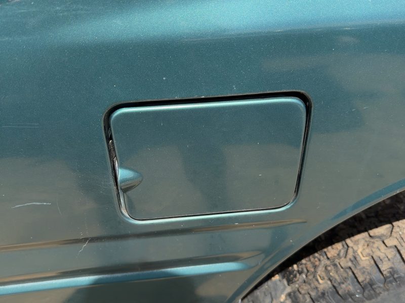 1995 Isuzu Rodeo Fuel Tank Door