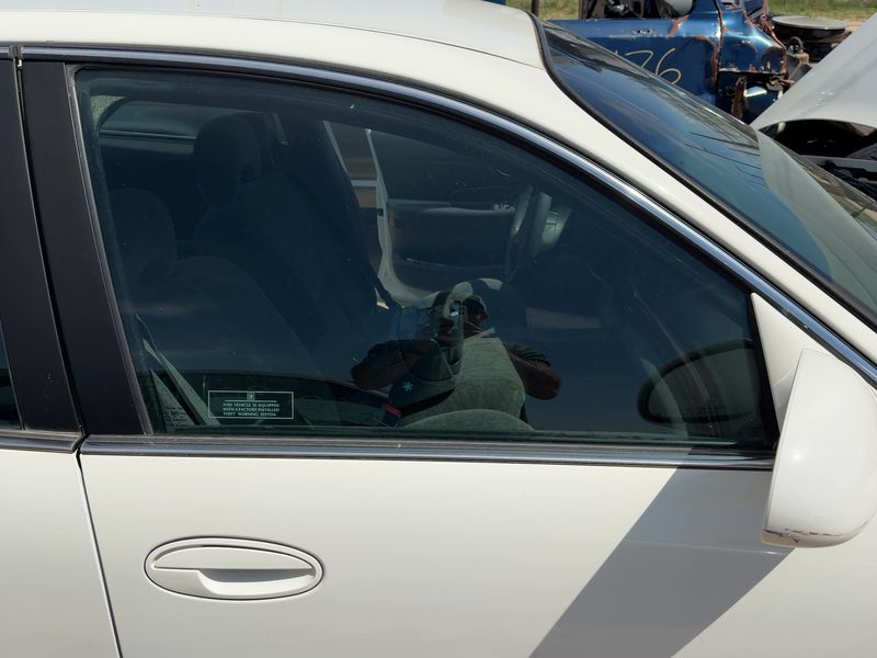2000-2005 Buick Lesabre (80 & Up) Front Door Glass/Window RH