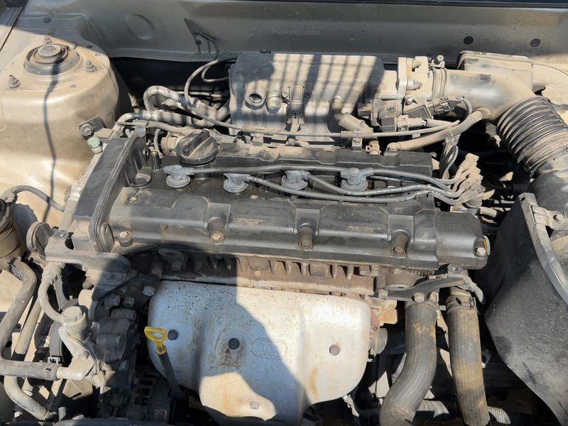 2001-2003 Hyundai Elantra Cylinder Head