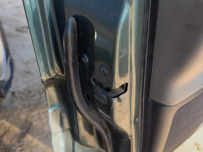 2002 Jeep Grand Cherokee Front Door Latch LH