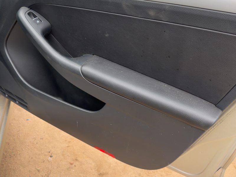 2013-2018 Jetta Except Gli Front Door Trim Panel RH