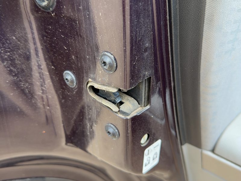 2005-2008 Chevrolet Equinox Rear Door Latch LH