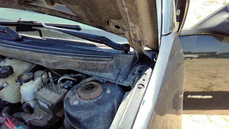 2005-2010 Pontiac G6 Hood Hinge RH