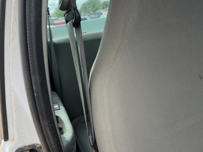 2005 Ford F350 Super Duty Pickup Front Seat Belt RH